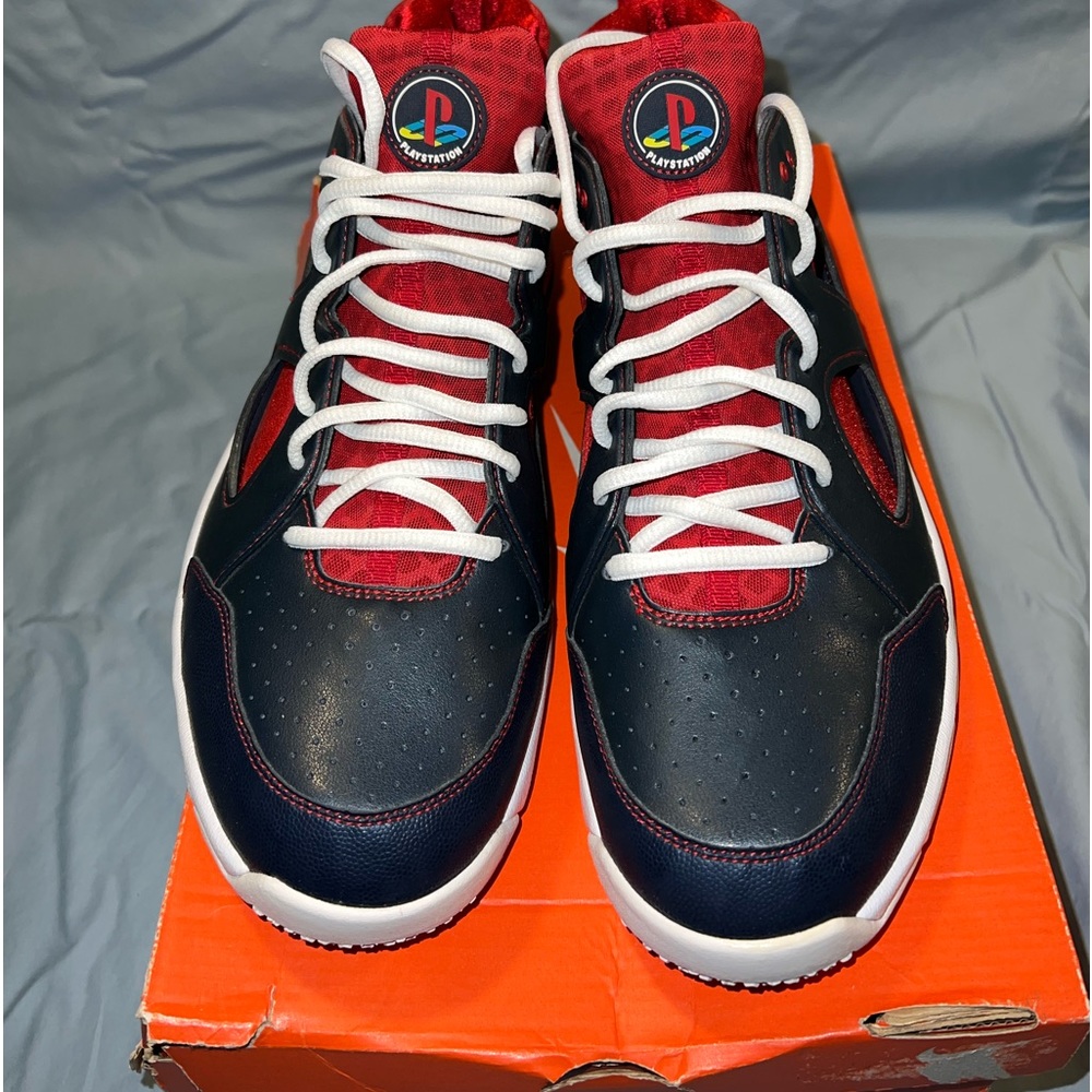 Mens brand new never worn Nike zoom Huarache TR low PlayStation sneakers